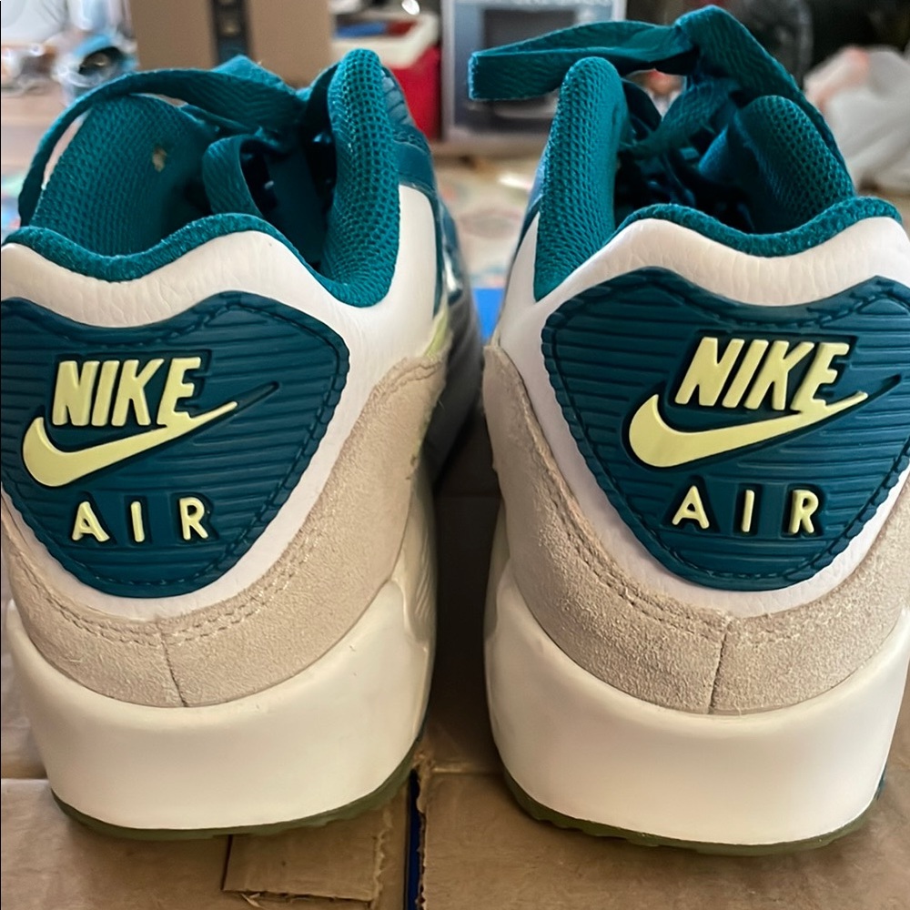 Nike Kids Air Sneakers - Teal and White. NWT, no box